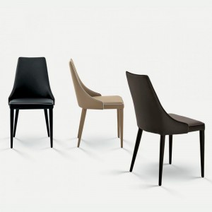 Silla Clara Tapizada de Bontempi. Sillas de comedor de diseño. Sillas y taburetes.
