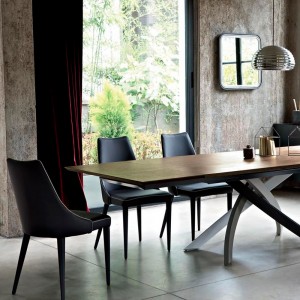 Silla Clara Tapizada de Bontempi. Sillas de comedor de diseño. Sillas y taburetes.