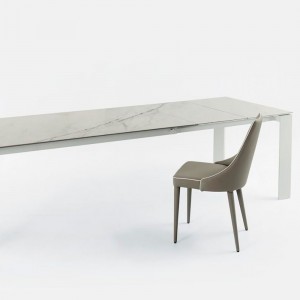 Silla Clara Tapizada de Bontempi. Sillas de comedor de diseño. Sillas y taburetes.