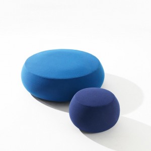 Puff Pix de Arper. Muebles modernos de diseño. Puff para salón tapizado.