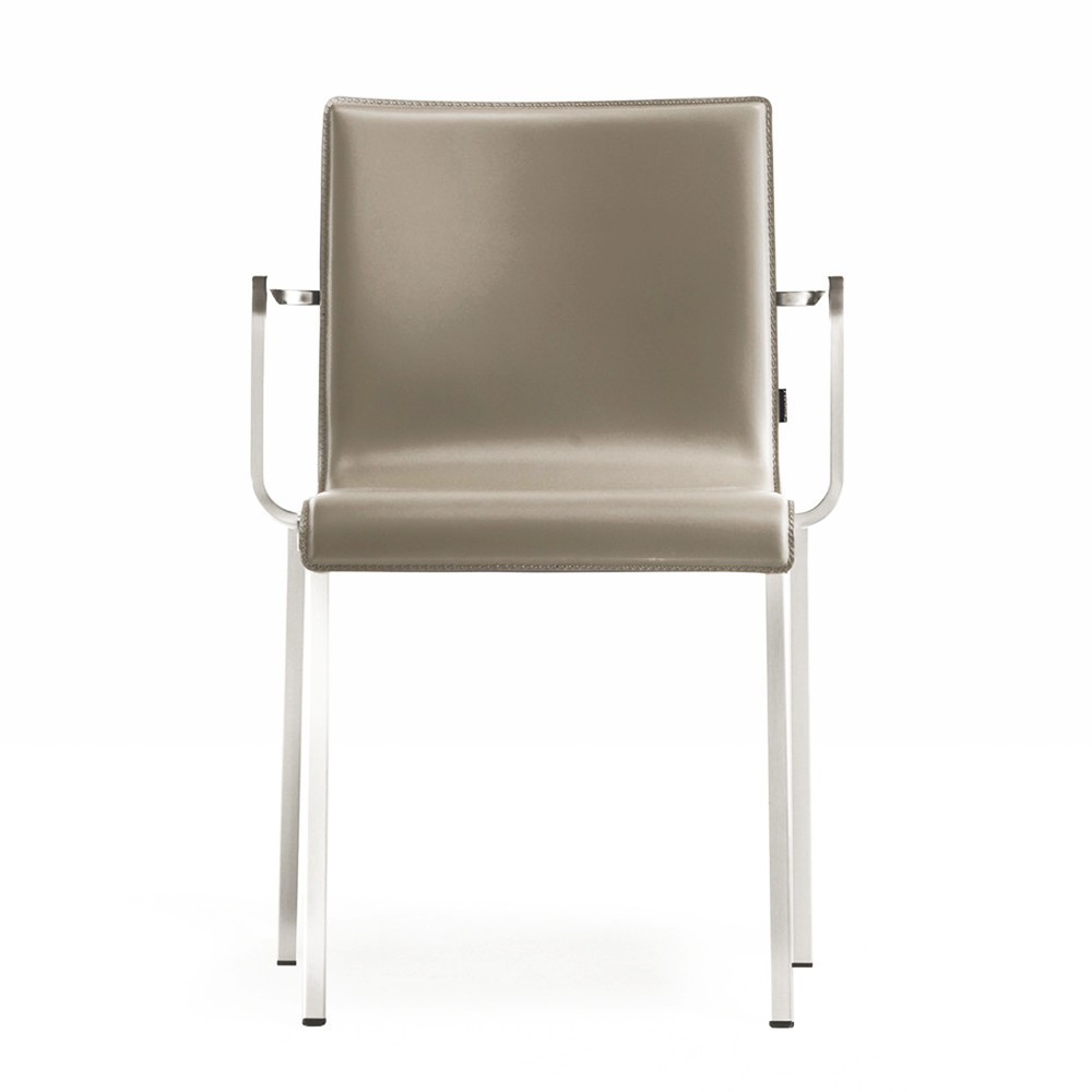 Sillón Kuadra XL 2462 de Pedrali. Sillas de diseño. Sillas con brazos tapizadas.