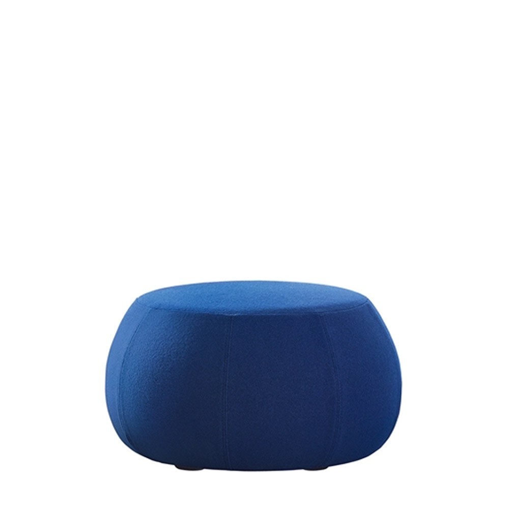 Puff Pix Outdoor Arper. Diseño para terrazas o jardines tapizado.