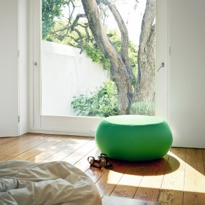 Puff Pix Outdoor Arper. Diseño para terrazas o jardines tapizado.