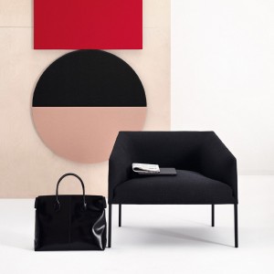Sillón Saari ancho metal Arper. Amplio diseño moderno de mueble para salón.