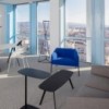 Sillón Saari ancho metal Arper. Amplio diseño moderno de mueble para salón.