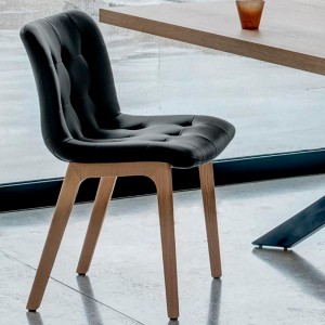 Silla Kuga Madera de Bontempi. Sillas de madera de diseño contemporáneos.