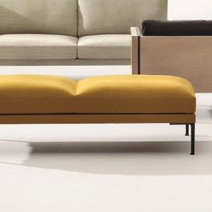 Banco Steeve Arper. Diseño de muebles tapizados para espacios interiores.
