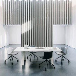 Mesa Cross Arper. Mesas fijas modernas ideales para oficina y hogar.