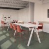 Mesa Cross alta Arper. Mesas fijas modernas para estudio y oficina.