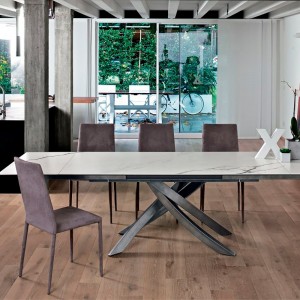 Silla Malik de Bontempi. Sillas y butacas de comedor de diseño contemporáneo.