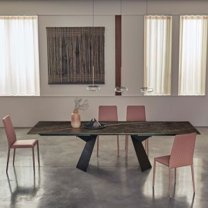 Silla Malik de Bontempi. Sillas y butacas de comedor de diseño contemporáneo.