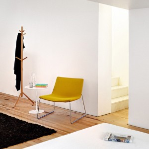 Mesa Auxiliar Dizzie Laminado Arper. Muebles para hogar y contract de diseño.