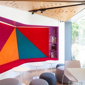 Mesa Auxiliar Dizzie Laminado Arper. Muebles para hogar y contract de diseño.