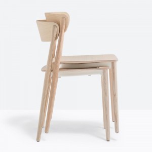 Silla Nemea 2820 de Pedrali. Sillas de diseño. Sillas de madera moderna.