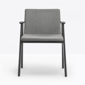 Sillón Osaka 2815 de Pedrali. Sillas de diseño. Sillas de madera modernas.