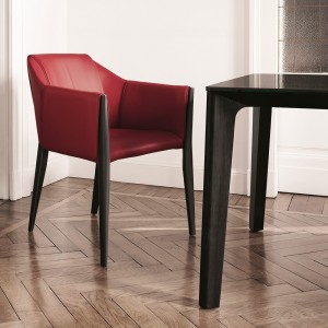 Sillón Sveva de Bontempi. Sillones tapizados de diseño italiano para comedor.