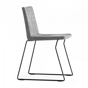 Silla Osaka 5724 de Pedrali. Sillas de diseño. Sillas tapizadas contract.