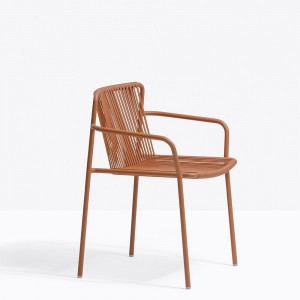 Sillón Tribeca 3665 de Pedrali. Sillas para exterior. Sillas metálicas.