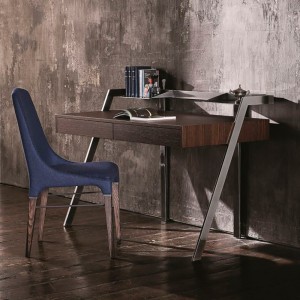 Escritorio Zac de Bontempi. Moderno escritorio con cajones de diseño italiano.