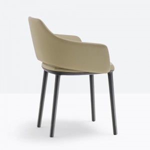 Sillón Vic 645 de Pedrali. Sillas modernas. Sillones tapizados de diseño.