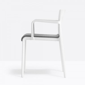 Sillón Volt 676/4-2 de Pedrali. Sillas de diseño. Silla modernas para contract.