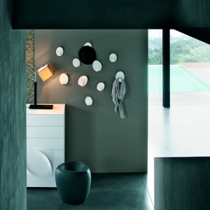 Percheros Ivy de Tonin casa. Muebles modernos de hogar.