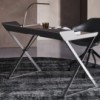 Escritorio Qwerty de Cattelan Italia. Escritorio de diseño moderno en acero.