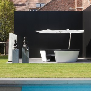 Mesa-Sofá Kosmos Extremis. Mueble de exterior de diseño original.