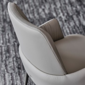 Silla Belinda ML brazos de Cattelan Italia. Silla de madera para comedor.