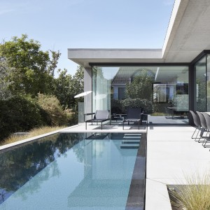 Negro + Batyline: Ebony