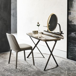 Silla Wilma de Cattelan Italia. Silla de acero tapizada. Sillas de diseño.