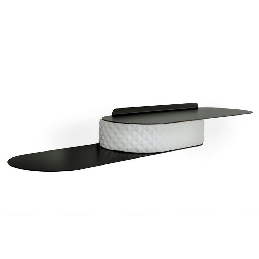 Estante Snowboard de pared de Tonin Casa. Muebles modernos italianos.