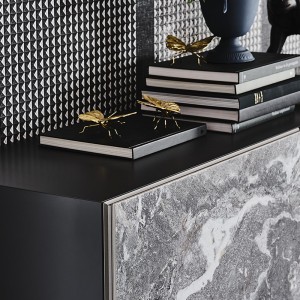 Aparador Metropol de Cattelan Italia. Aparador con puertas de cerámica.