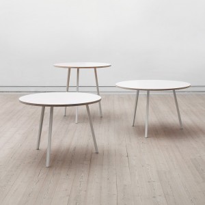 Mesa alta Loop Stand Round Hay. Mesa de diseño moderno para interiores.