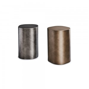 Mesa auxiliar Pacho de Cattelan Italia con sobre de cristal barnizado.