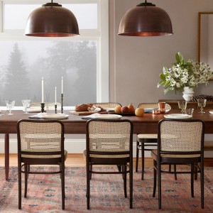 Silla 811 rejilla de Ton. Sillas de restaurantes, variados interiores.