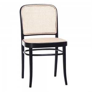 Silla 811 rejilla de Ton. Sillas de restaurantes, variados interiores.