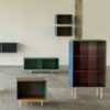 Aparador Colour Cabinet Tall de Hay. Diseño moderno ideal para salones.