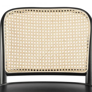 Taburete 811 rejilla 2 de Ton. Taburetes de restaurantes, de interior.