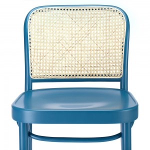 Taburete 811 rejilla 2 de Ton. Taburetes de restaurantes, de interior.