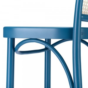 Taburete 811 rejilla 2 de Ton. Taburetes de restaurantes, de interior.