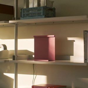 Lámpara sobremesa LBM Hay. Iluminación original para espacios interiores.
