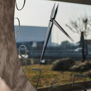 Espejo reloj Moment de Cattelan Italia. Espejos de diseño. Espejos modernos.