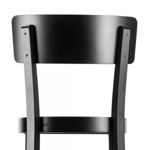 Taburete Ideal madera de Ton. Taburetes de restaurantes, variados interiores.