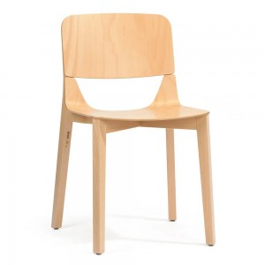 Silla Leaf madera de Ton. Sillas para comedor, amplia variedad de interiores.