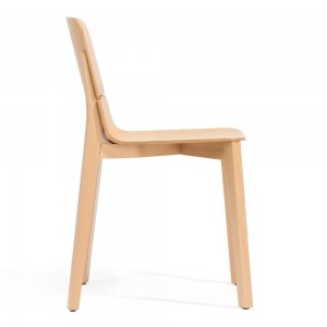 Silla Leaf madera de Ton. Sillas para comedor, amplia variedad de interiores.
