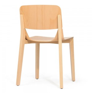 Silla Leaf madera de Ton. Sillas para comedor, amplia variedad de interiores.