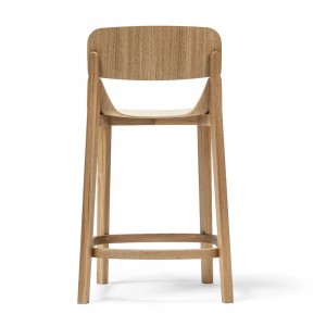 Taburete Leaf madera raspaldo de Ton. Taburetes de cocina, variados interiores.