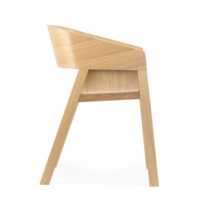 Sillón Merano tapizado de Ton. Sillones de restaurante, de interiores.