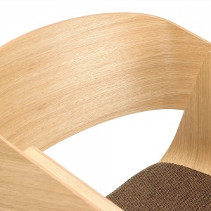 Sillón Merano tapizado de Ton. Sillones de restaurante, de interiores.